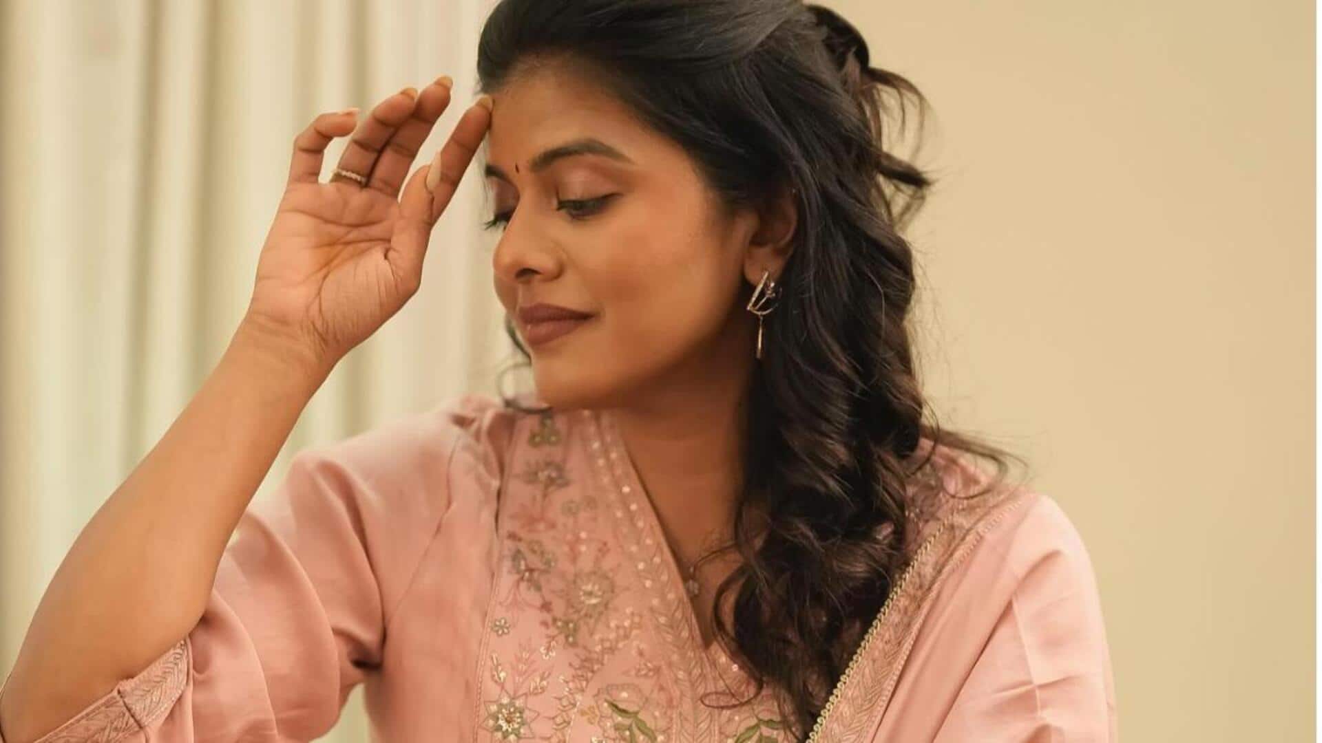 சென்னை ஸ்டுடியோவில் நடந்த கொடூரம்: பிரபல இசையமைப்பாளர் மீது பாடகி ஸ்வாகதா குற்றசாட்டு