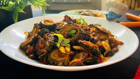 பாகற்காய் மொறுவல்: இந்த 5 வகைகளை வீட்டிலேயே செய்து பாருங்கள்!