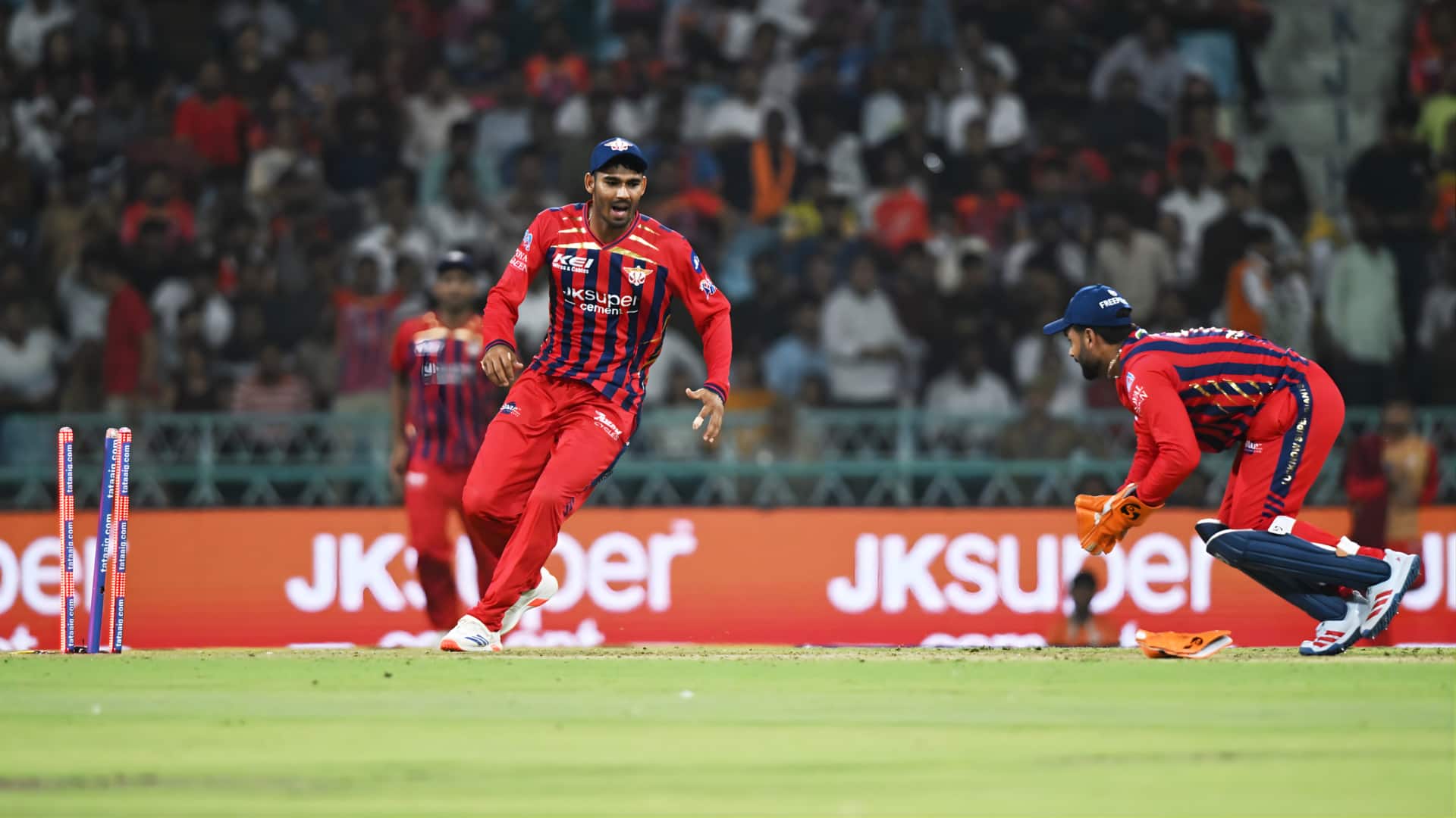 "இது ஐபிஎல்லா இல்ல பிஎஸ்எல்லா?" ரன்-அவுட் செய்யப்போய் சொதப்பிய ரிஷப் பண்ட்; வைரலாகும் வீடியோ