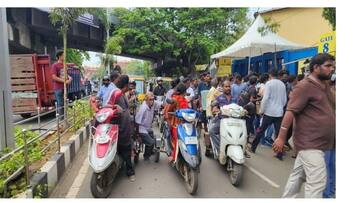 ஐபிஎல் டிக்கெட் வாங்க முடியவில்லை என சாலை மறியல் செய்த மாற்றுத்திறனாளிகள்!