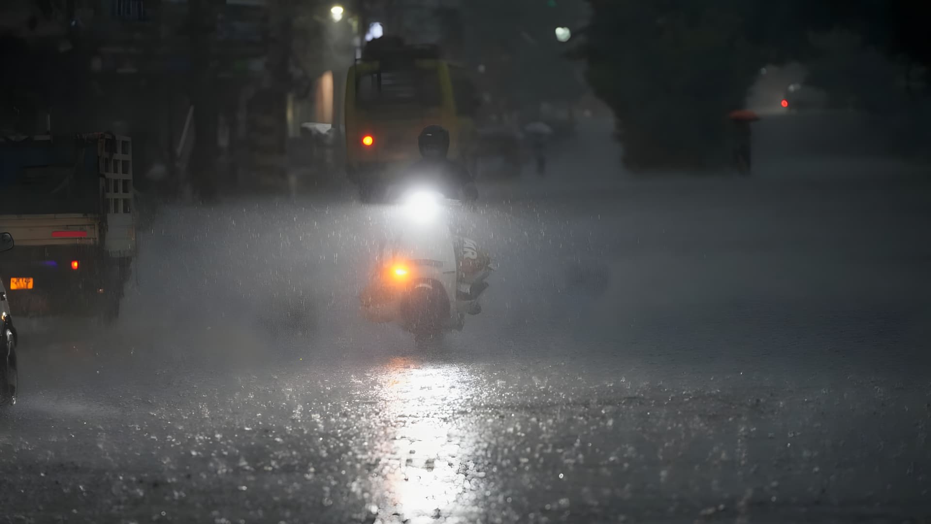 வெயிலுக்கு விடை கொடுக்கும் மழை! தமிழகத்தில் வடகிழக்கு பருவமழை எப்போது தொடங்கும்?