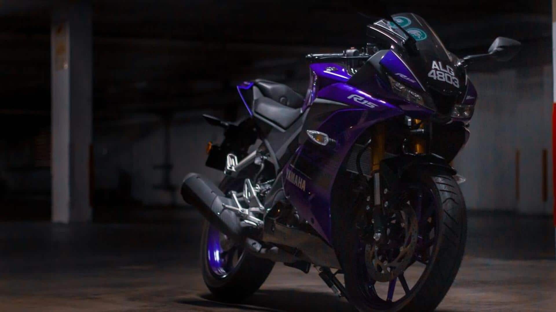 ஸ்போர்ட்ஸ் பைக் விரும்பிகள் குஷி! அதிரடியாகக் குறைந்த யமஹா R15 விலை; புதிய விலைப்பட்டியல்