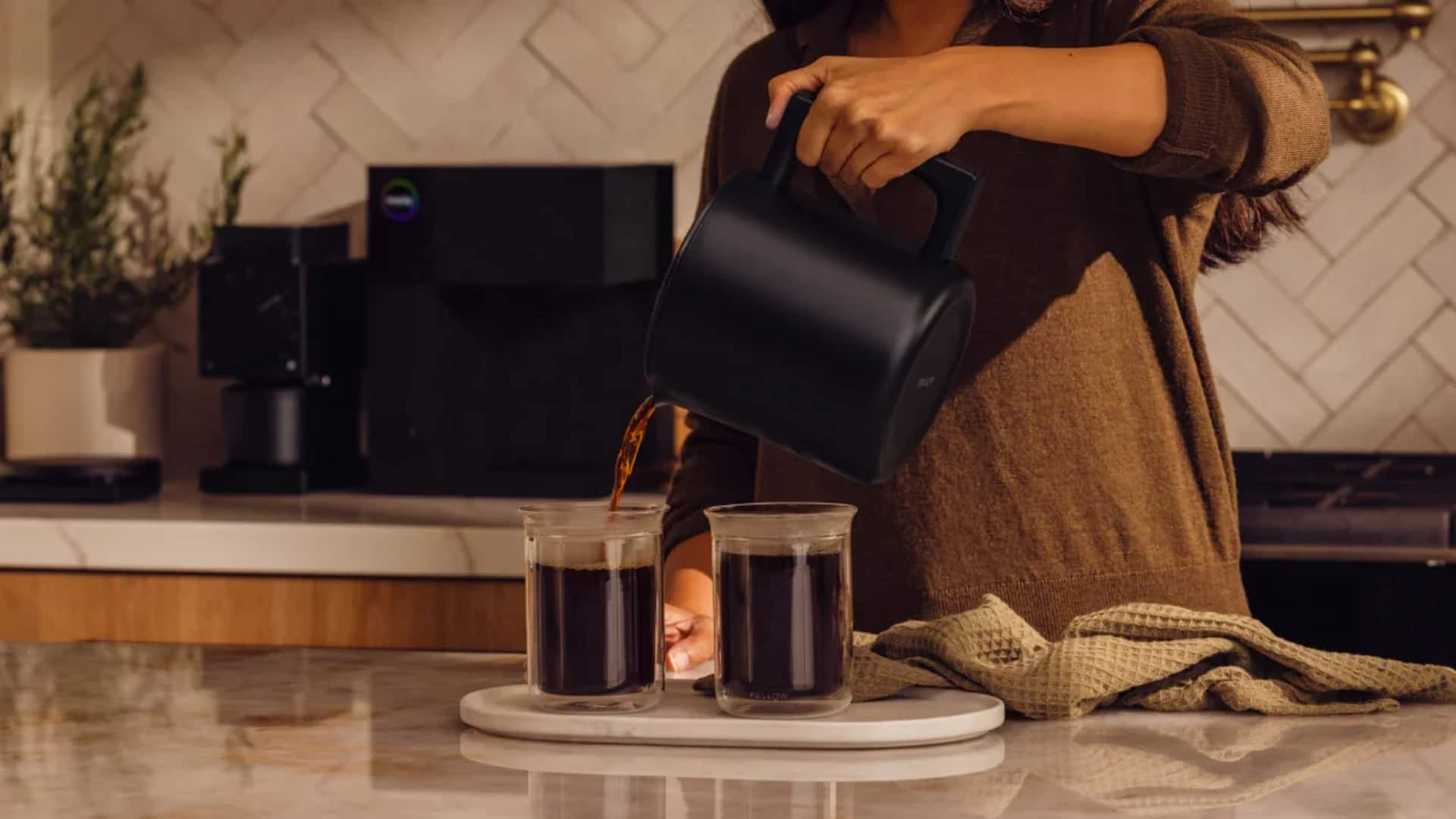 உயர் இரத்த அழுத்தம் உள்ளவர்கள் சாப்பிடக்கூடாத 5 உணவுகள்; ஆபத்தை விளைவிக்கலாம்!