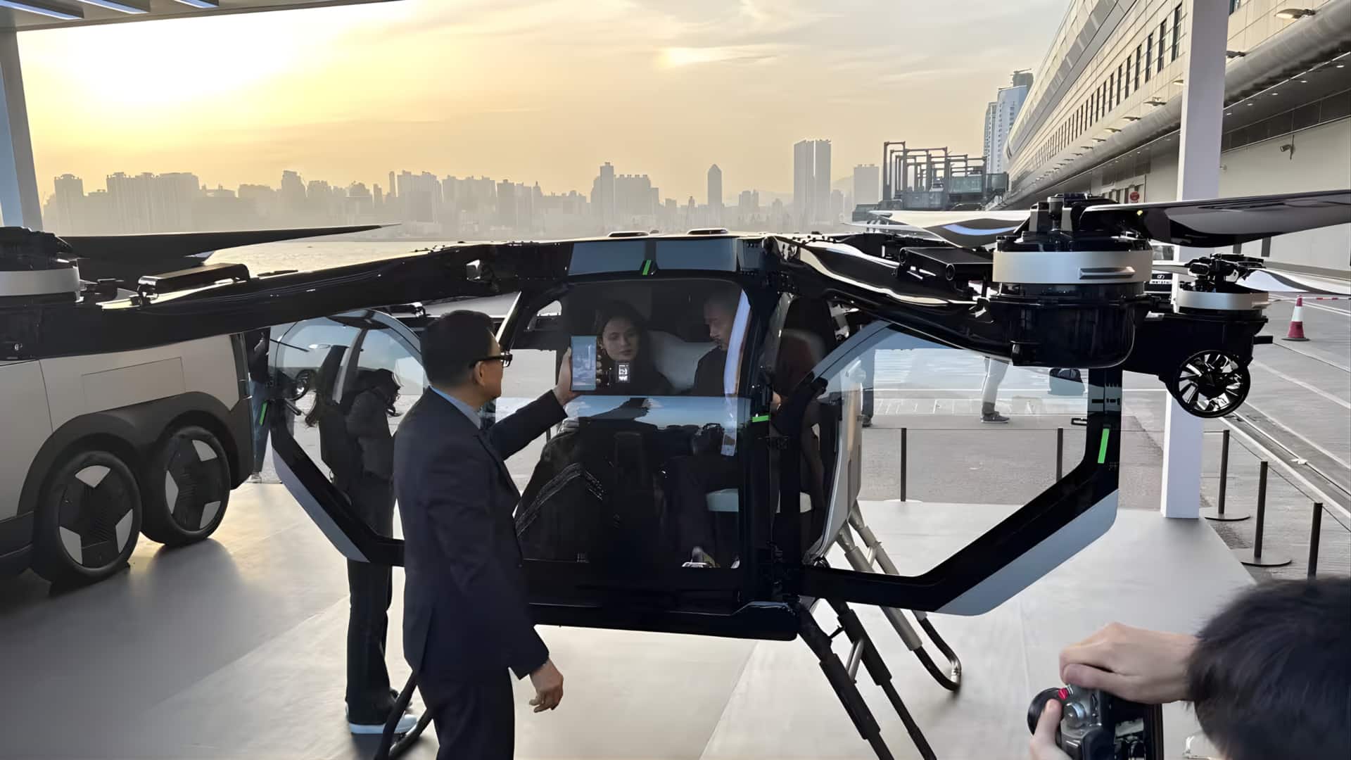 பறக்கும் கார்கள் தயாரிப்பில் எக்ஸ்பெங்: 2027ல் விற்பனையை தொடங்குவதாக அறிவிப்பு