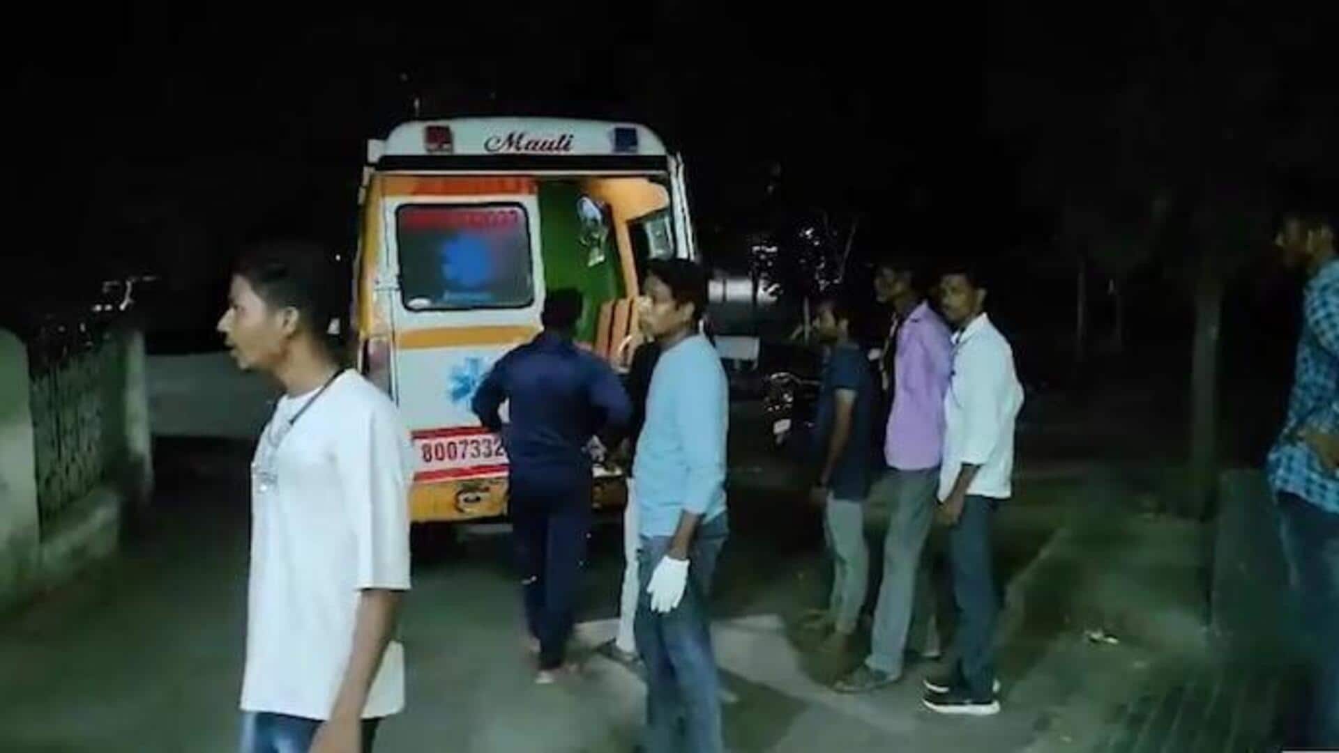 மும்பை - நாக்பூர் விரைவு சாலையில் இரு கார்கள் நேருக்கு நேர் மோதியதால் 7 பேர் பலி
