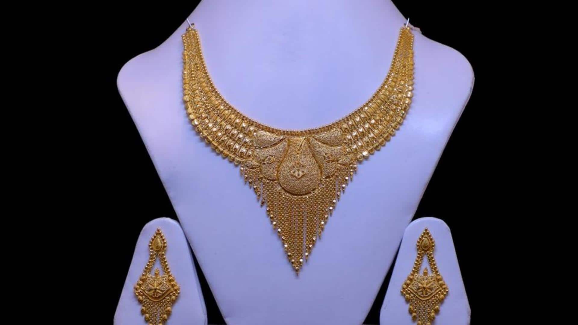 ஷாக் கொடுத்த தங்கம் வெள்ளி விலைகள்; வாரத்தின் முதல் நாளே இப்படியா! இன்றைய விலை நிலவரம்