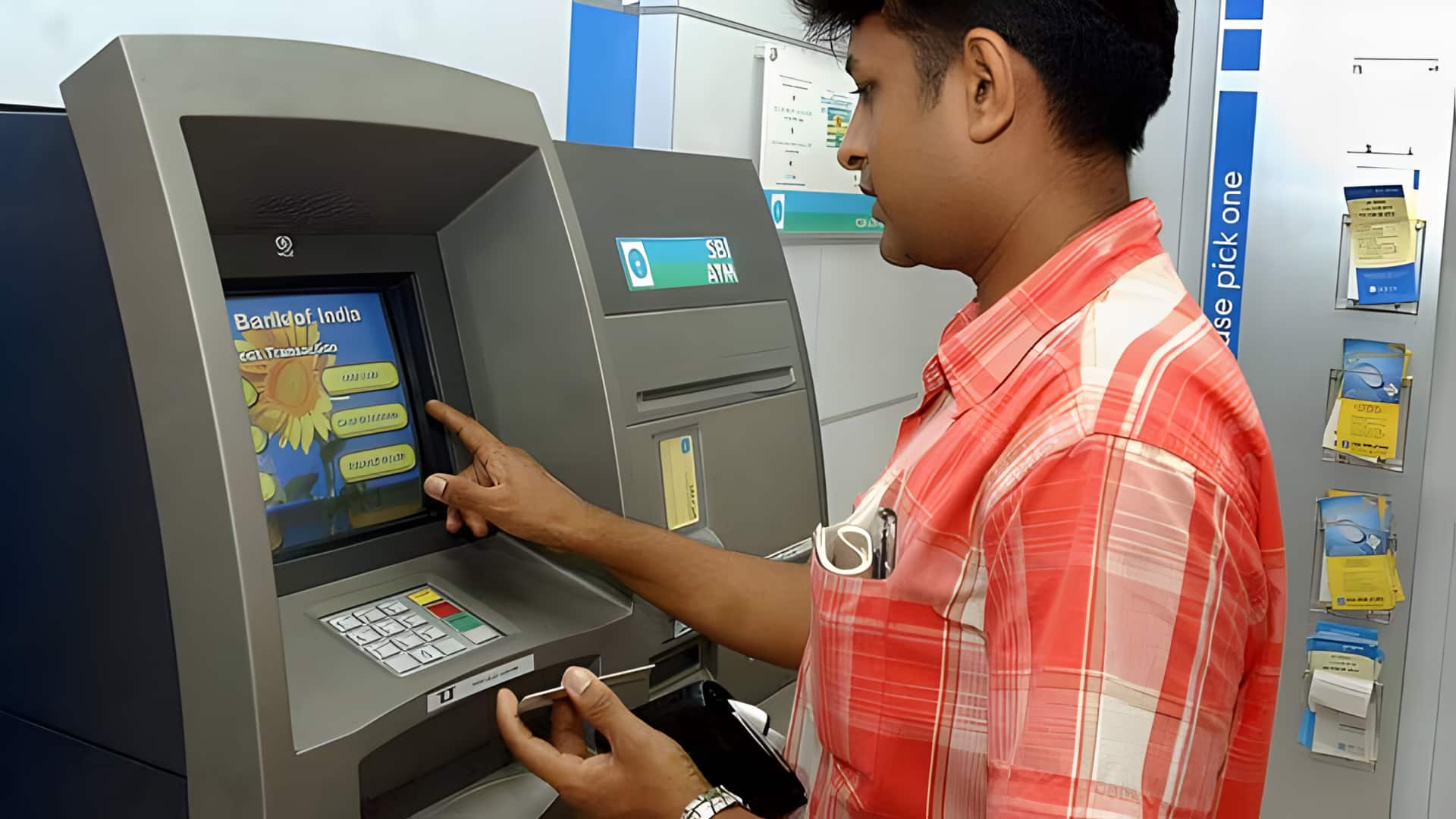 சிறிய மதிப்புள்ள ரூபாய் நோட்டுகளை வழங்க புதிய 'ஹைப்ரிட்' ATM இயந்திரங்கள் அறிமுகம்