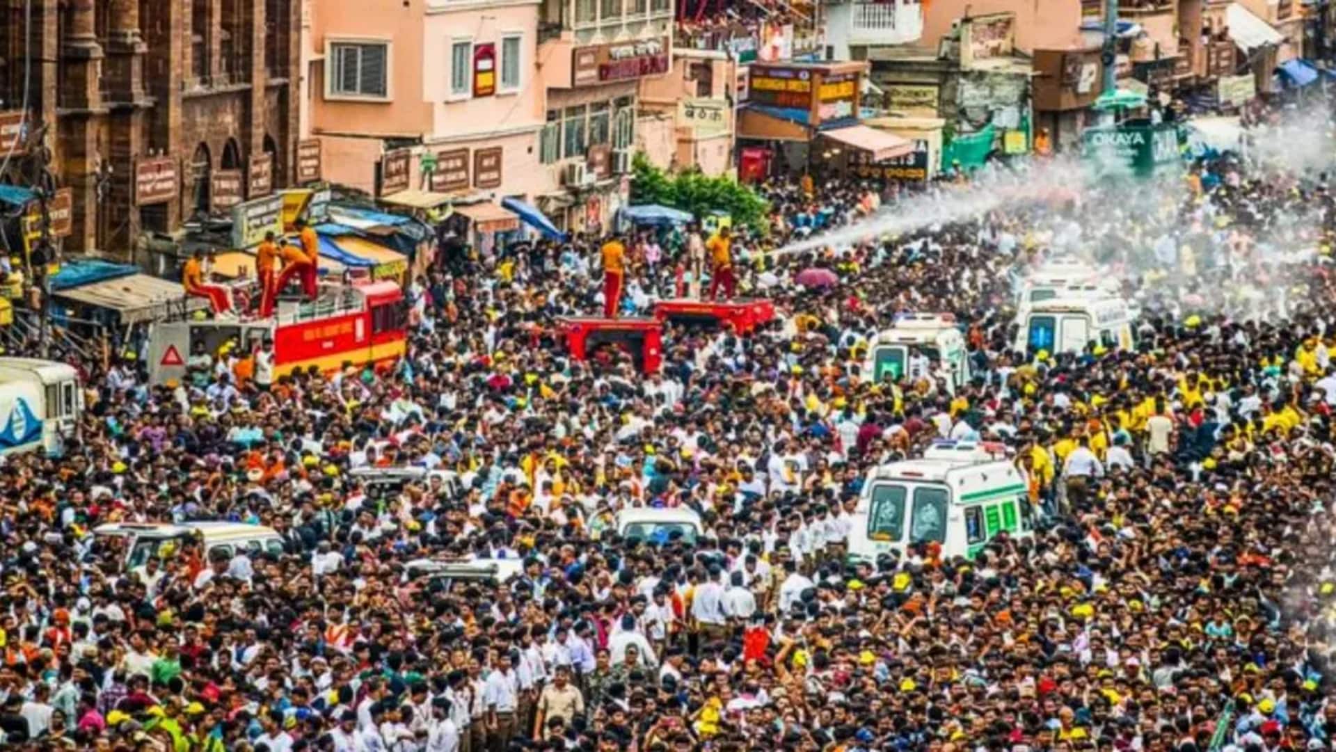 பூரி ஜகன்னாதர் ரத யாத்திரை கூட்ட நெரிசலில் மூன்று பேர் பலி; சுமார் 50 பேருக்கு காயம் பூரி ஜகன்னாதர் ரத யாத்திரை கூட்ட நெரிசலில் மூன்று பேர் பலி; சுமார் 50 பேருக்கு காயம்