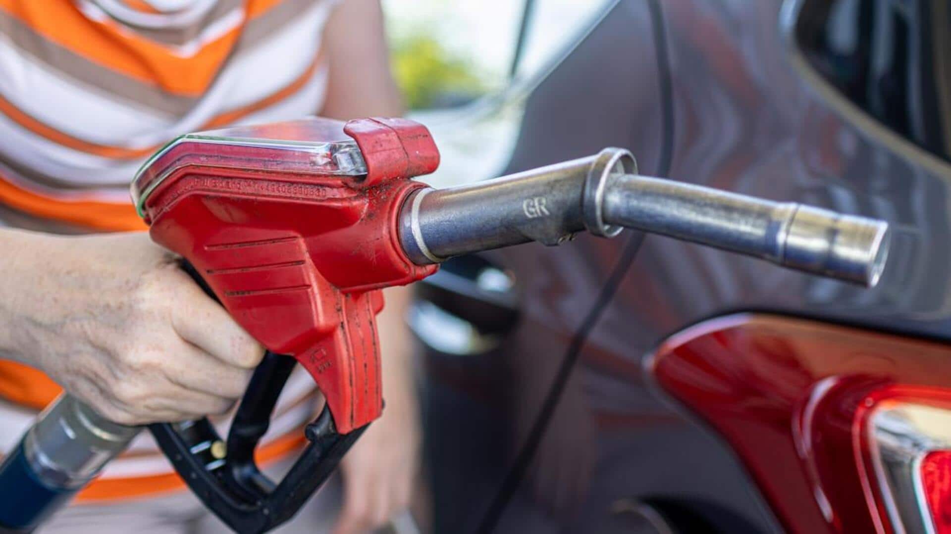 'LPG, பெட்ரோல், டீசல் ஆகியவற்றிற்குப் பற்றாக்குறை இல்லை': வதந்திகளை மறுக்கும் எண்ணெய் நிறுவனங்கள்