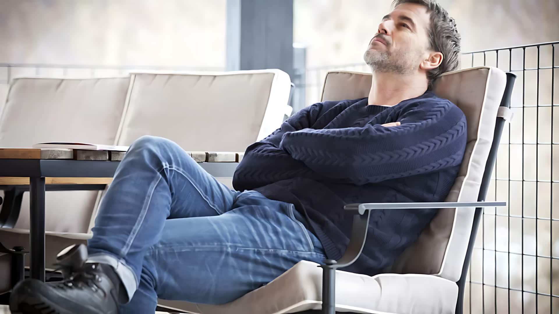 40 வயதிற்குப் பிறகுதான் உண்மையான மகிழ்ச்சியா? ஆய்வு சொல்லும் ஆச்சரியமான தகவல்! 47 வயதில் என்ன நடக்கிறது?