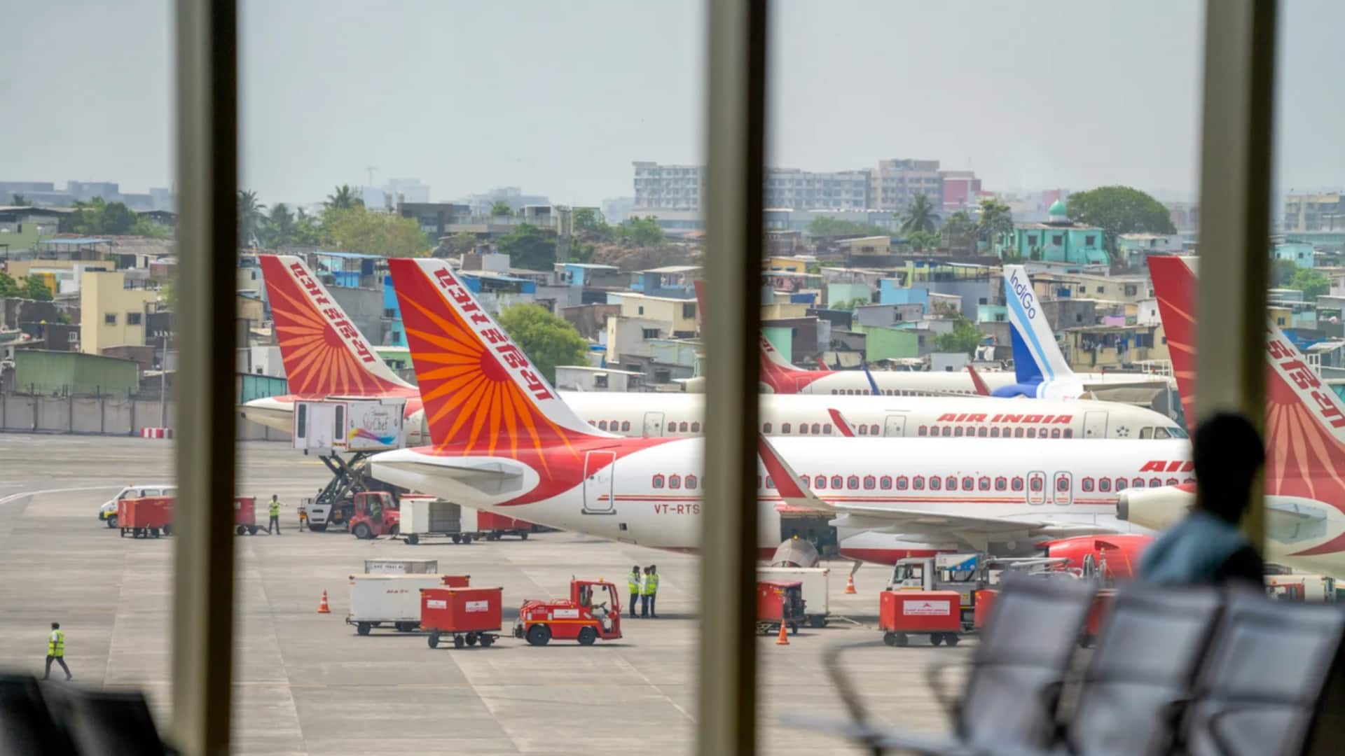 இண்டிகோ விமான குழப்பத்திற்கு தற்காலிக தீர்வு வழங்கிய மத்திய அரசு: விமானப் பணியாளர்களின் புதிய விதிமுறைகளை தளர்த்தியது
