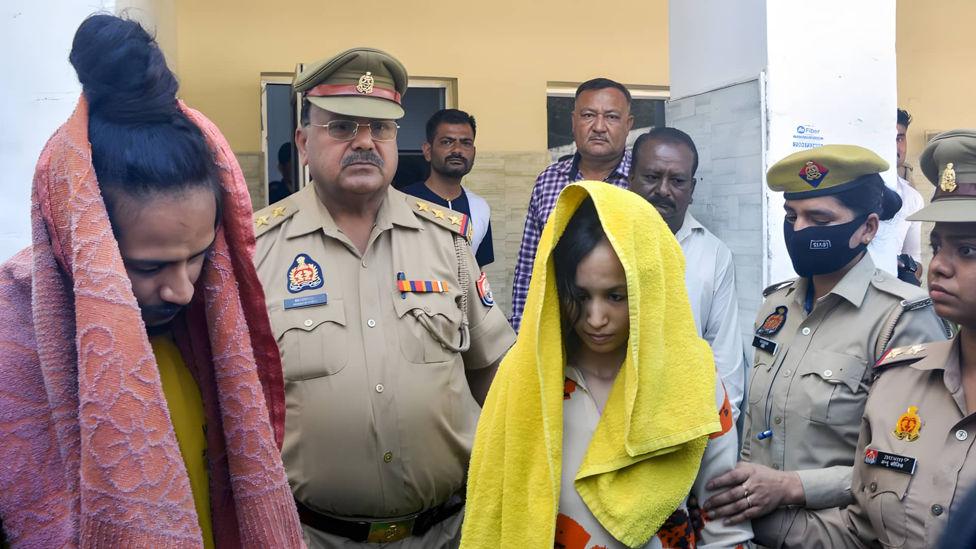 மீரட் புளூ டிரம் கொலை வழக்கு: கணவனைக் கொன்று பேரலில் அடைத்த மனைவி, கள்ளக்காதலனுக்கு மரண தண்டனை