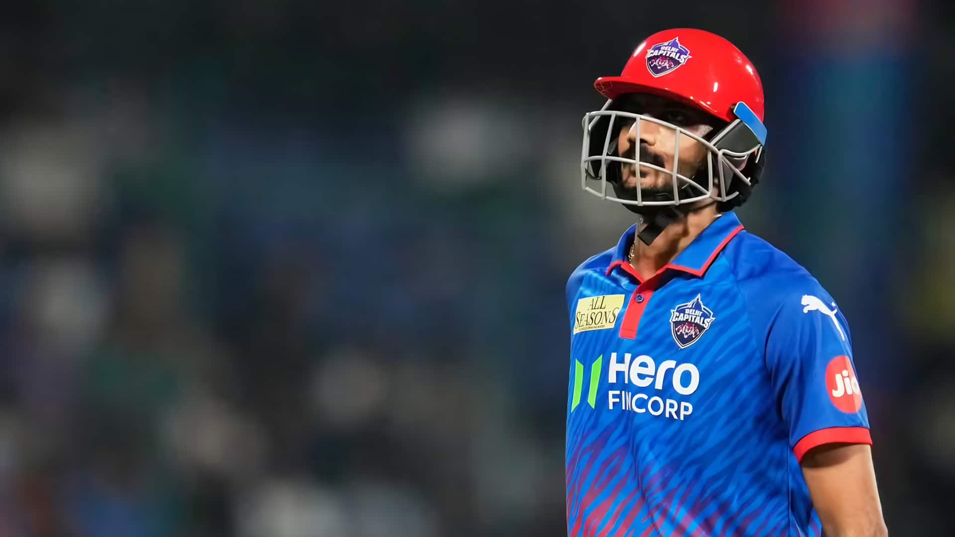 டெல்லி கேப்பிடல்ஸ் அணியின் ஐபிஎல் 2026 கனவு முடிவுக்கு வந்ததா? அக்ஷர் படேலின் "அடுத்த ஆண்டு" குறித்த வைரல் பேச்சு