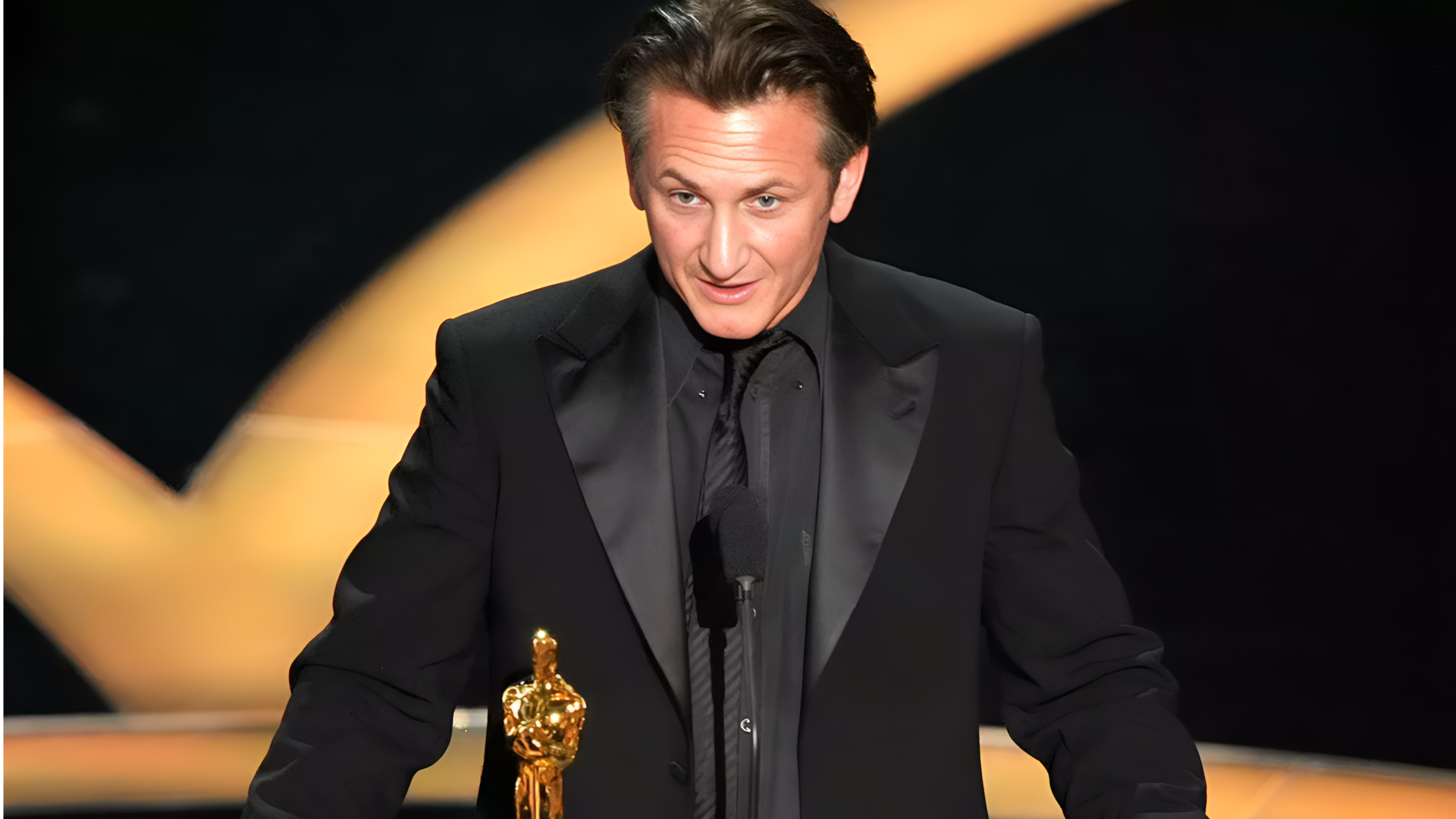 ஆஸ்கார் விருதுகள்: சிறந்த துணை நடிகருக்கான விருதை வென்றார் சீன் பென்