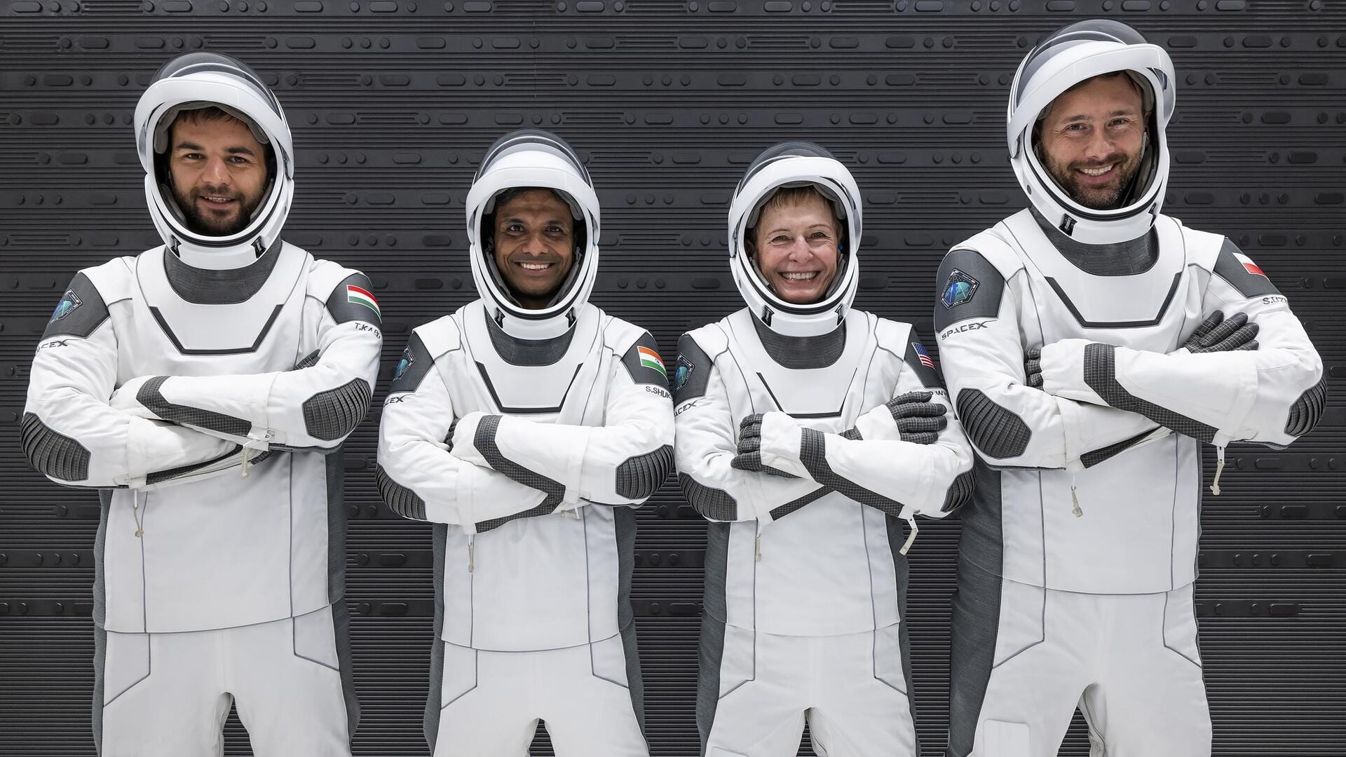 இந்திய விண்வெளி வீரர் சுபன்ஷு சுக்லா நாளை ISS-க்கு பறக்கிறார்; நேரலை எங்கு பார்க்கலாம்? இந்திய விண்வெளி வீரர் சுபன்ஷு சுக்லா நாளை ISS-க்கு பறக்கிறார்; நேரலை எங்கு பார்க்கலாம்?