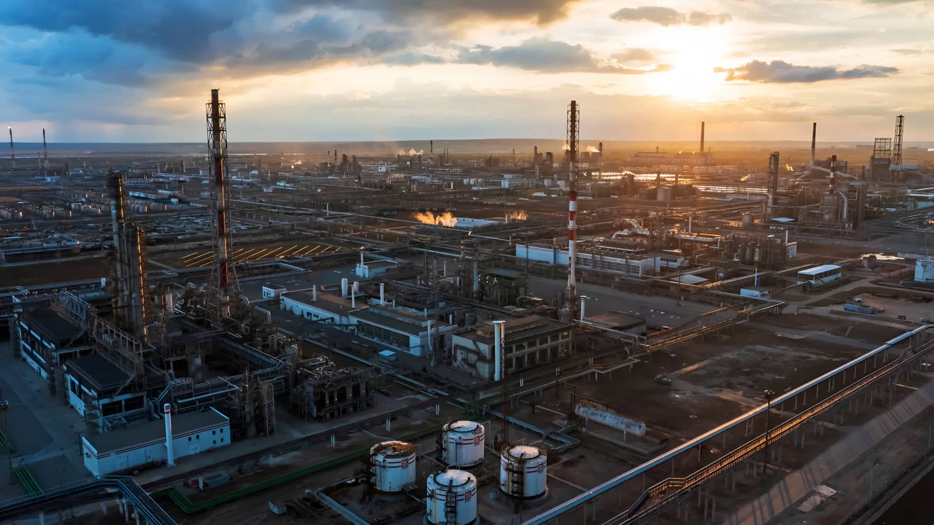 அமெரிக்காவின் விலக்கு காலாவதியான போதிலும், இந்தியா ரஷ்ய எண்ணெய் இறக்குமதியை தொடரும்