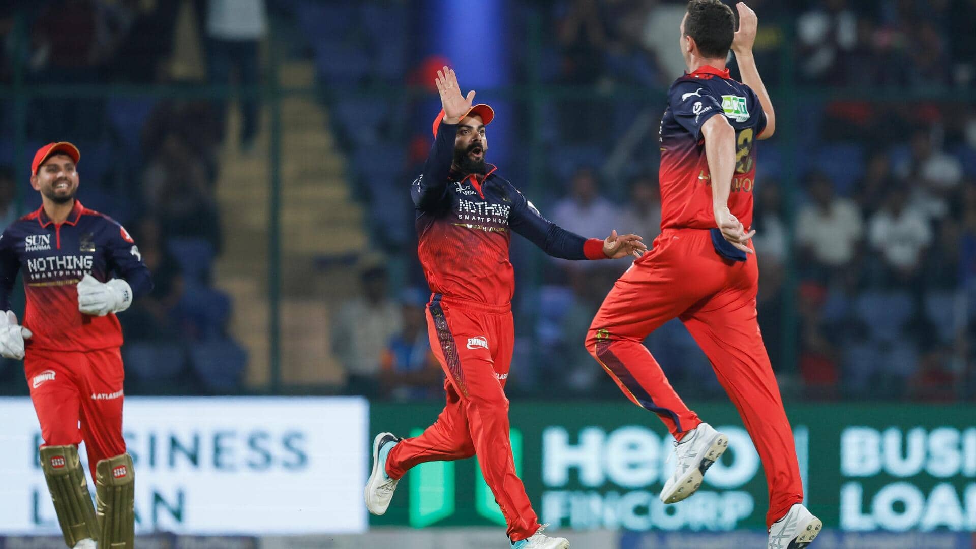 கோலி காட்டிய சிக்னல்.. அடுத்த பந்தே அவுட்! ஹாசல்வுட் மேஜிக்கால் நிலைகுலைந்த டெல்லி