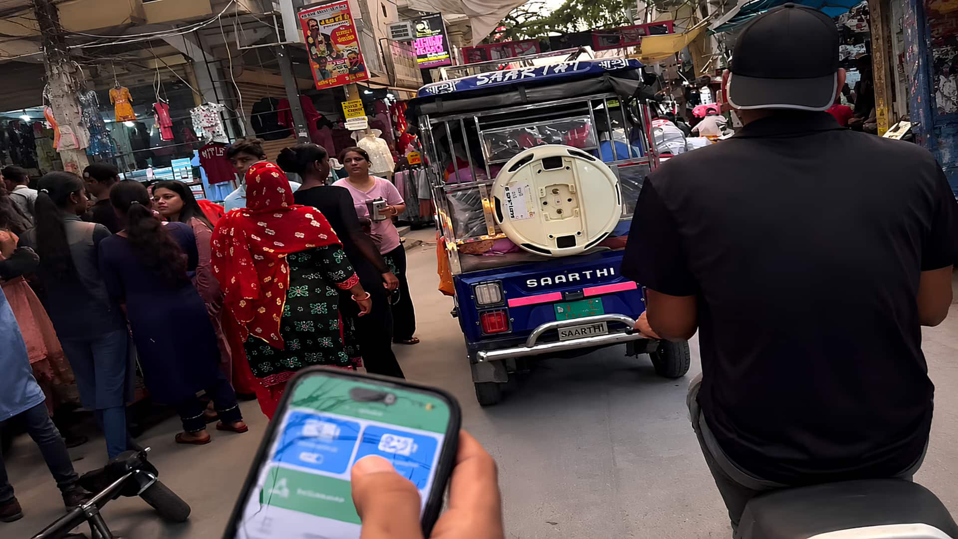 ஓடும்போதே ஈ-ரிக்சாக்களை முடக்கும் ஆபத்தான சீன ஆப்ஸ்களுக்கு மத்திய அரசு தடை! பிளே ஸ்டோரிலிருந்து நீக்கம்