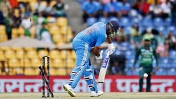 INDvsPAK : மீண்டும் அதே முறையில் அவுட்; 2022 ஆசிய கோப்பையில் இருந்து பாடம் கற்காத ரோஹித் ஷர்மா