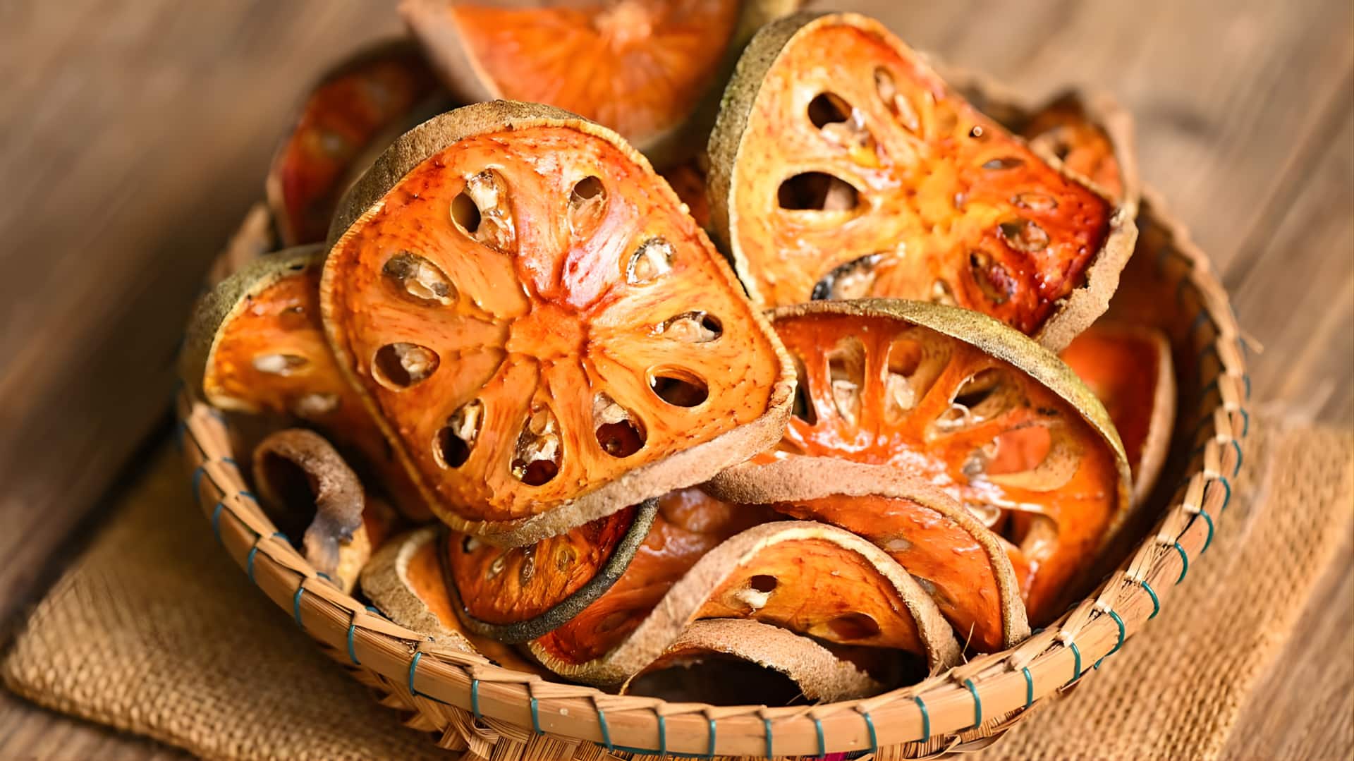 சிவன் அருளிய வில்வப் பழத்தில் இவ்வளவு நன்மைகளா? 2026 கோடை வெயிலைச் சமாளிக்க இதை தினமும் சாப்பிடுங்க