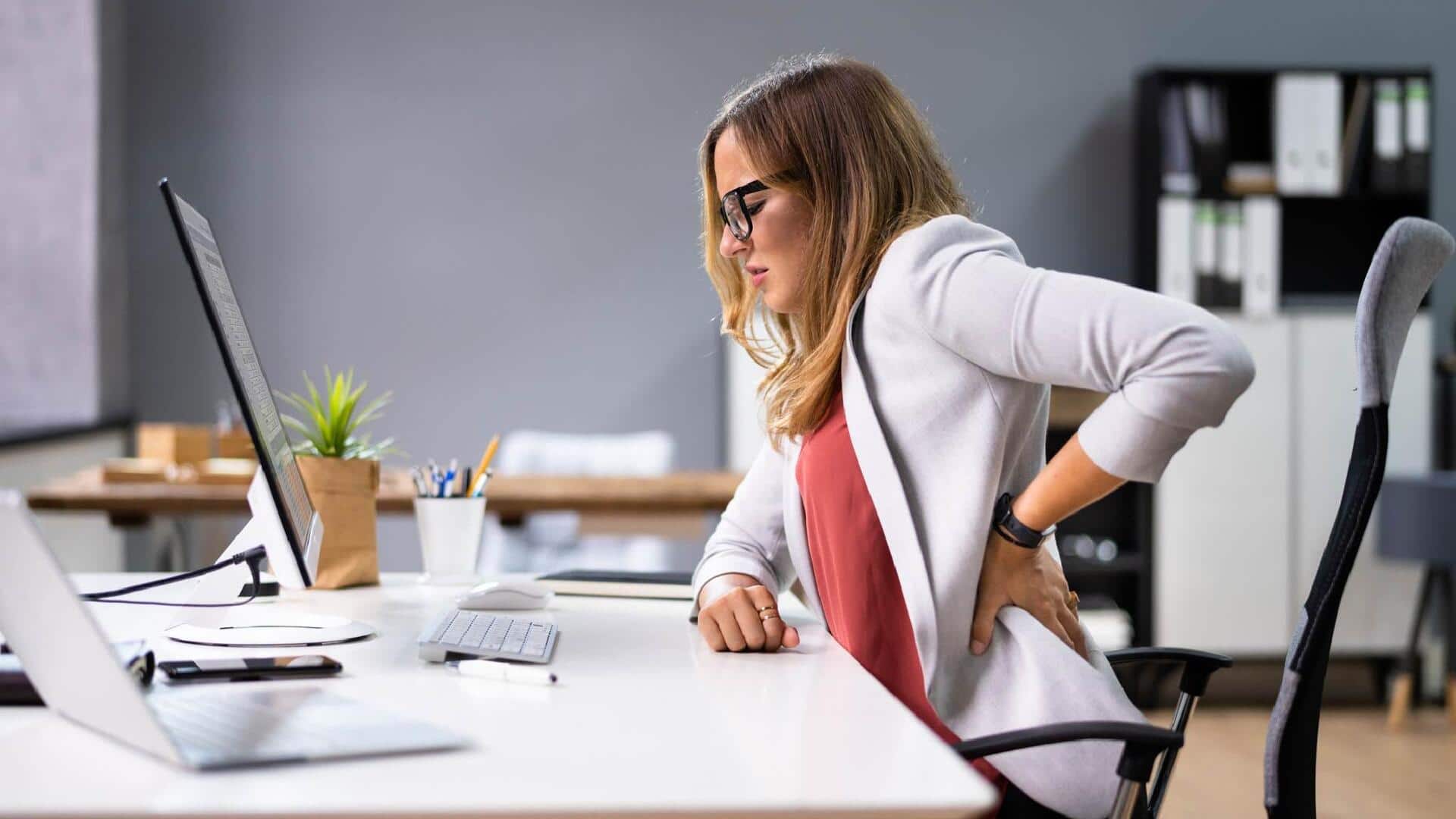 இளைஞர்களே அலெர்ட்; அதிக நேரம் உட்கார்ந்தே வேலை செய்வதால் அதிகரிக்கும் எலும்புத் தசைப் பிரச்சினை இளைஞர்களே அலெர்ட்; அதிக நேரம் உட்கார்ந்தே வேலை செய்வதால் அதிகரிக்கும் எலும்புத் தசைப் பிரச்சினை