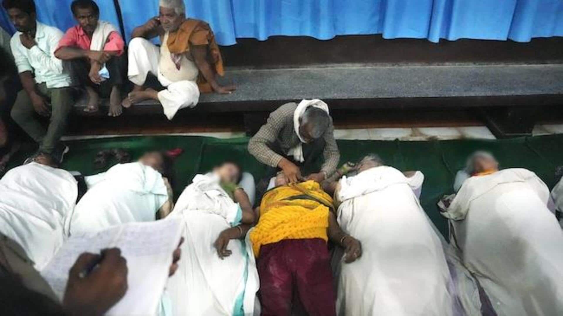 சாமியாரின் காலடி மண்ணை எடுக்க திண்டாடிய கூட்டம்: கூட்ட நெரிசலில் சிக்கி 121 பேர் பலியான அவலம்