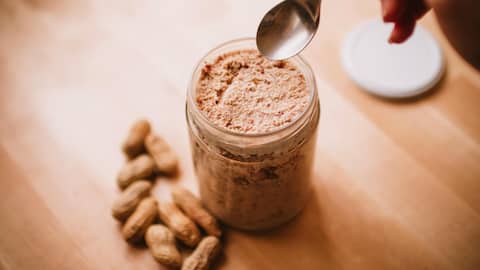 பீநட் பட்டர் விரும்பிகளே, இந்த உணவுகளை ட்ரை செய்து பாருங்கள்!