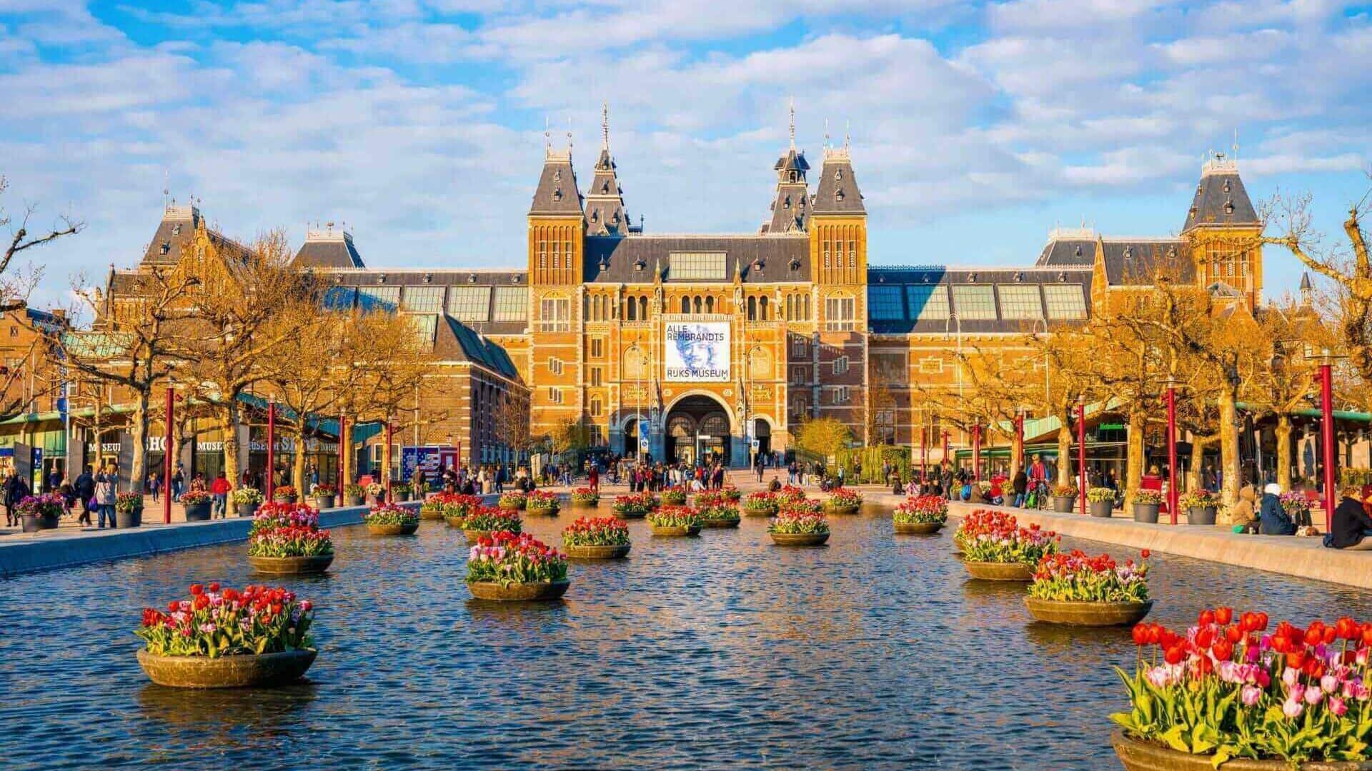 ஆம்ஸ்டர்டாம் பயணம்: நீங்கள் அறிய வேண்டிய 5 சிறப்பம்சங்கள்!