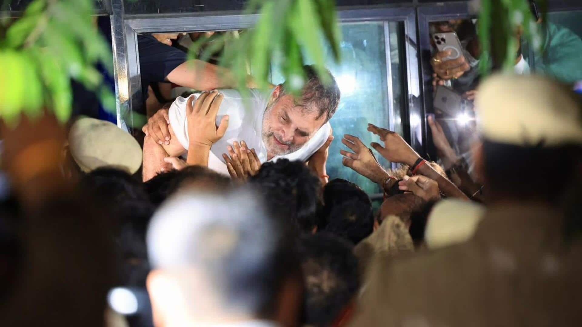 தலைமைத் தேர்தல் ஆணையர் ராஜினாமா கோரி டெல்லியில் ராகுல், பிரியங்கா காந்தி தடுப்புக் காவலில் கைது