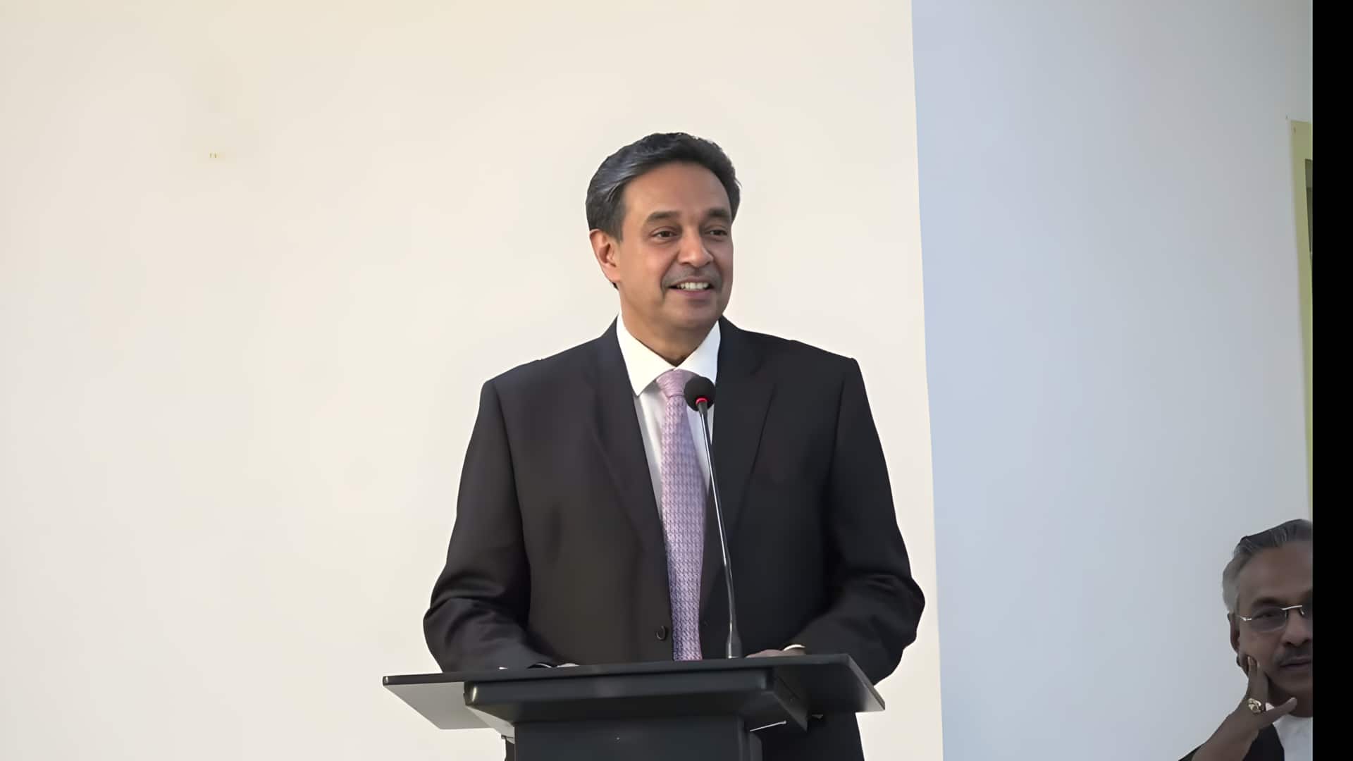 தமிழக அரசின் புதிய தலைமை வழக்கறிஞராக விஜய் நாராயணன் நியமனம்; யார் அவர்?