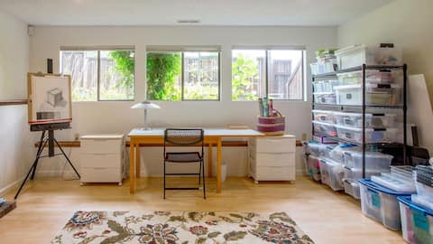 வீட்டில் ஒரு பொழுதுபோக்கு அறை (Hobby Room) உருவாக்க நினைக்கிறீர்களா? இந்த 5 விஷயங்களைக் கவனத்தில் கொள்ளுங்கள்!