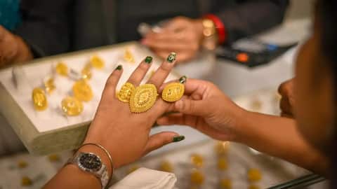 தாறுமாறு விலையேற்றம்... நகைப்பிரியர்களுக்கு ஷாக் கொடுத்த தங்கம் வெள்ளி விலைகள்; இன்றைய நிலவரம்