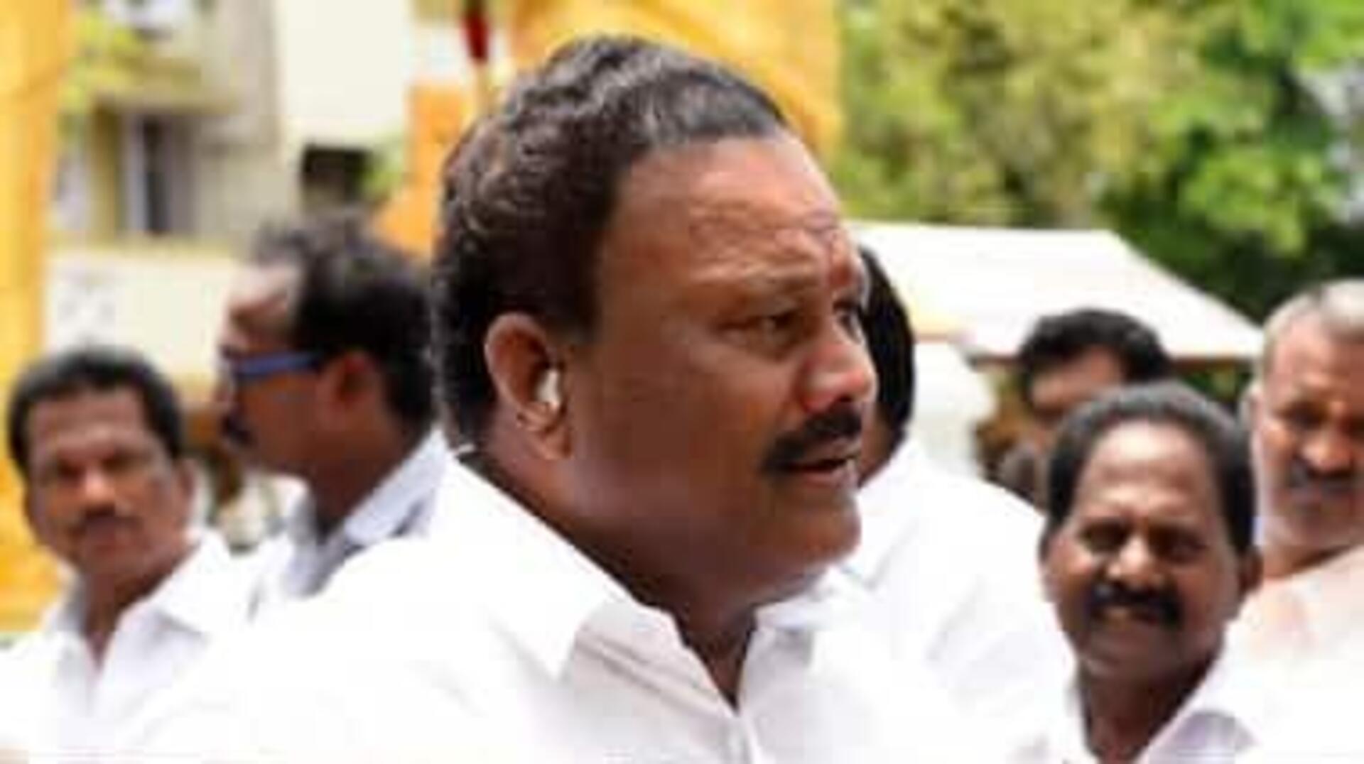 முன்னாள் அமைச்சர் திண்டுக்கல் சீனிவாசனின் பேத்தி கார் விபத்தில் உயிரிழப்பு முன்னாள் அமைச்சர் திண்டுக்கல் சீனிவாசனின் பேத்தி கார் விபத்தில் உயிரிழப்பு
