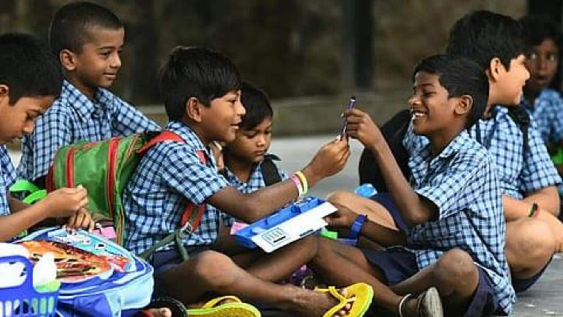 50 ஆண்டுகளுக்கு முன்பு, 4ஆம் வகுப்பில் உண்டான சண்டை- க்ளாஸ்மேட்டின் பற்களை உடைத்த 2 முதியவர்கள் 50 ஆண்டுகளுக்கு முன்பு, 4ஆம் வகுப்பில் உண்டான சண்டை- க்ளாஸ்மேட்டின் பற்களை உடைத்த 2 முதியவர்கள்