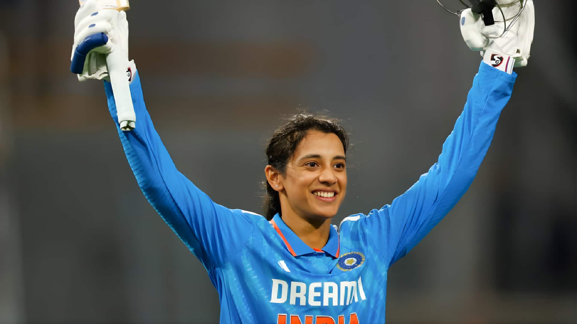 மகளிர் கிரிக்கெட்டின் ரன் மெஷின் ஸ்மிருதி மந்தனா 10,000 ரன்களைக் கடந்து புதிய சாதனை