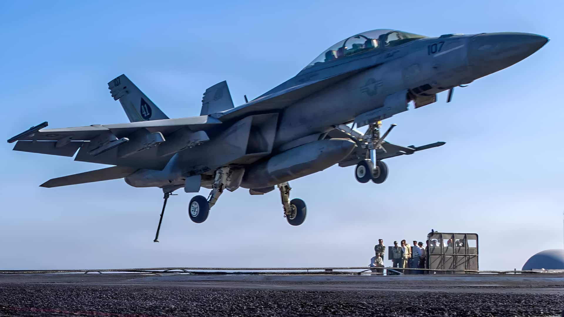 "விண்வெளியிலிருந்து வந்த ஏவுகணை!" - கமேனியை வீழ்த்திய புளூ ஸ்பாரோ