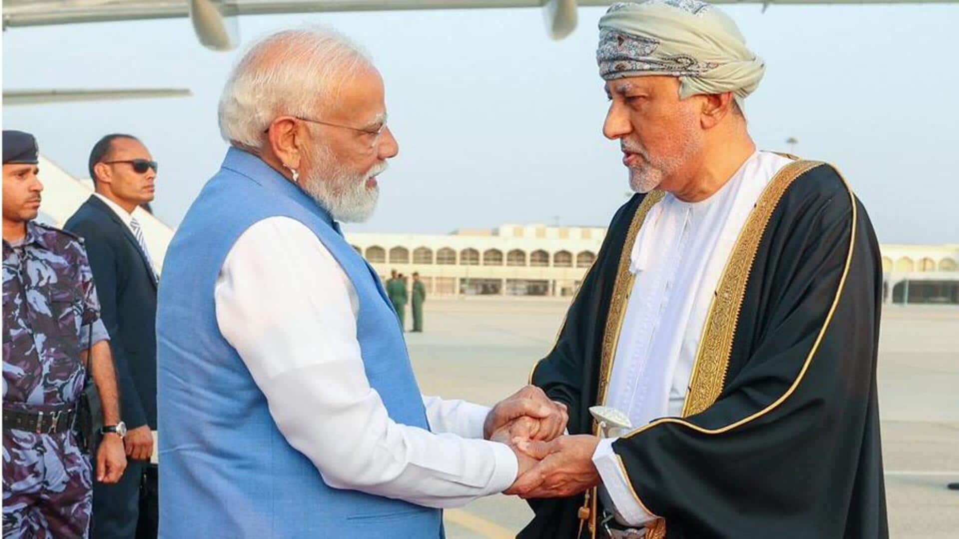 மோடி காதில் கடுக்கன் அணிந்துள்ளாரா? ஓமன் பயண வீடியோவின் பின்னணியில் உள்ள உண்மை