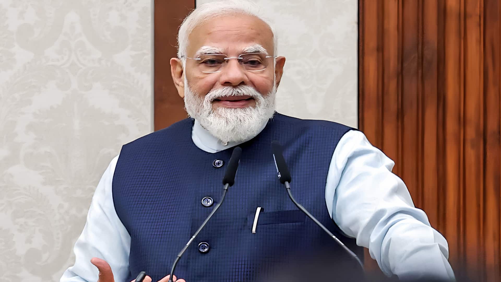 மன் கி பாத் உரை: நாட்டின் பாதுகாப்பு மற்றும் தற்சார்பு துறைகளில் வரலாற்று சாதனைகளுக்கு பிரதமர் மோடி பாராட்டு!
