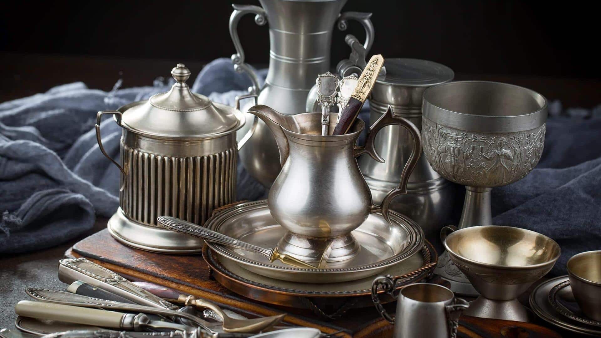 வீட்டில் உள்ள வெள்ளிப் பாத்திரங்களை புத்தம் புதியது போல ஜொலிக்க வைக்க 4 எளிய வழிகள்