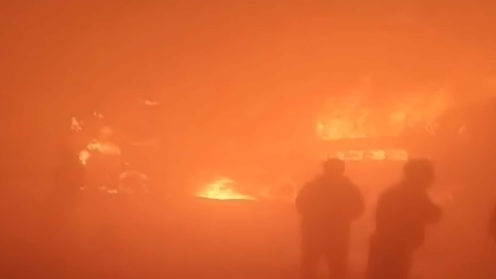 கடும் பனிமூட்டம் காரணமாக டெல்லி-ஆக்ரா விரைவுச் சாலையில் வாகனங்கள் மோதி தீ விபத்து: 4 பேர் பலி, 25 பேர் காயம்