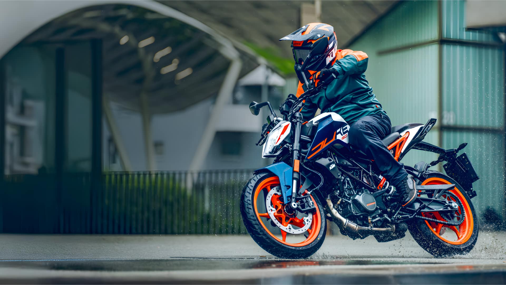 யமஹா R15க்கு செக் வைத்த கேடிஎம்! RC 160 அதிரடி அறிமுகம்