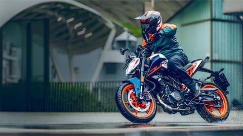 யமஹா R15-க்கு செக் வைத்த கேடிஎம்! RC 160 அதிரடி அறிமுகம்; விலை இவ்வளவுதானா?