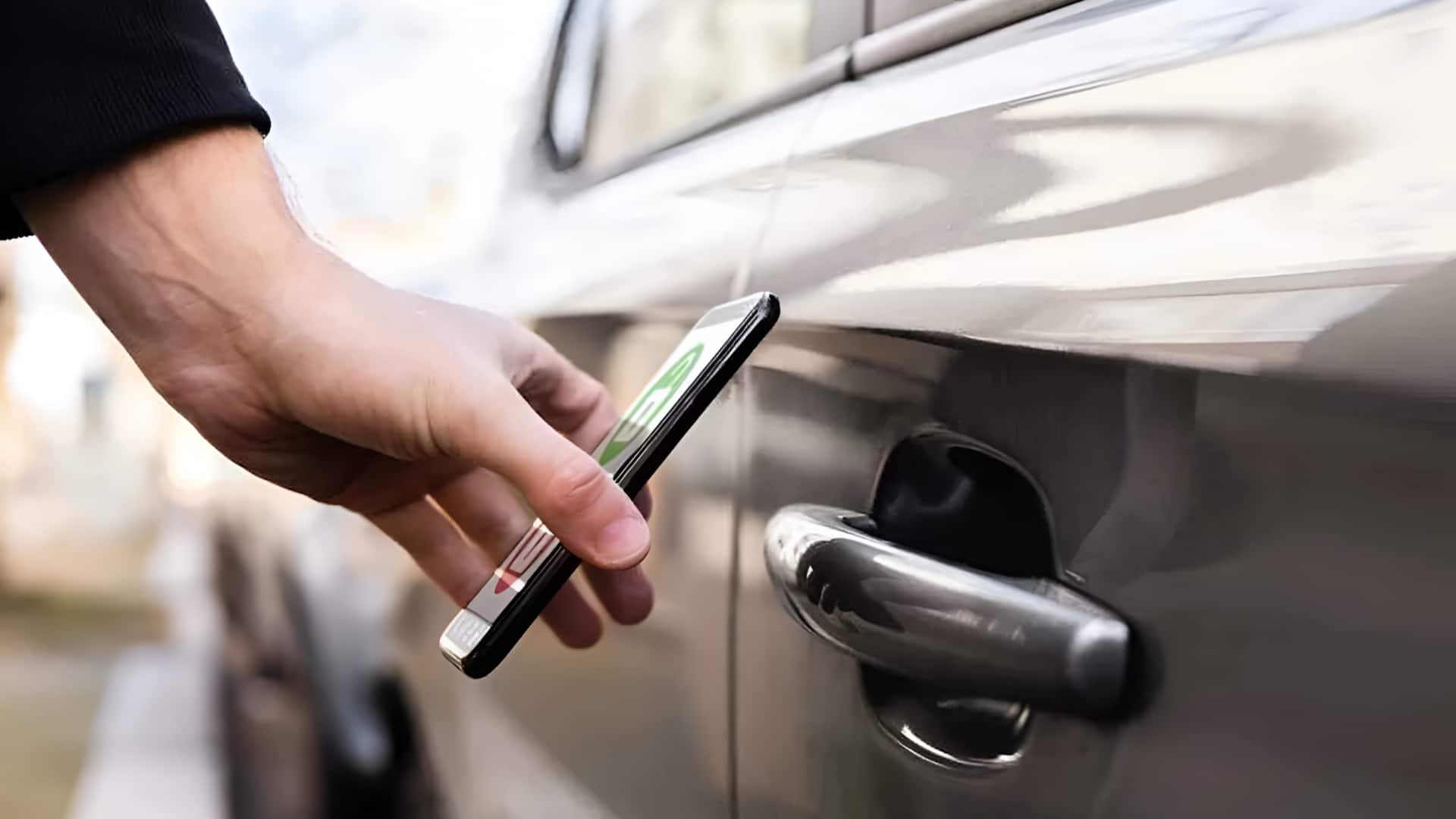 நீங்கள் விரைவில் உங்கள் மொபைலை பயன்படுத்தி உங்கள் டாடா EV-ஐ அன்லாக் செய்யலாம்