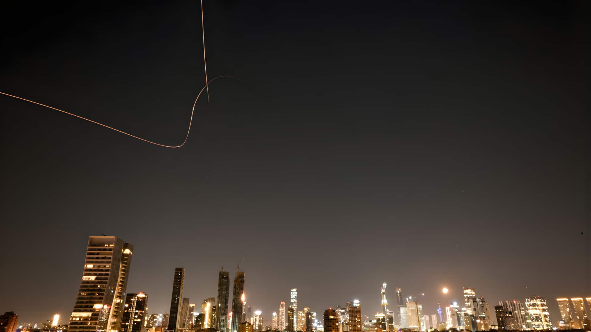 தாக்க வந்த ஈரான் ஏவுகணைகளை இடைமறித்து அழித்த சவுதி அரேபியா