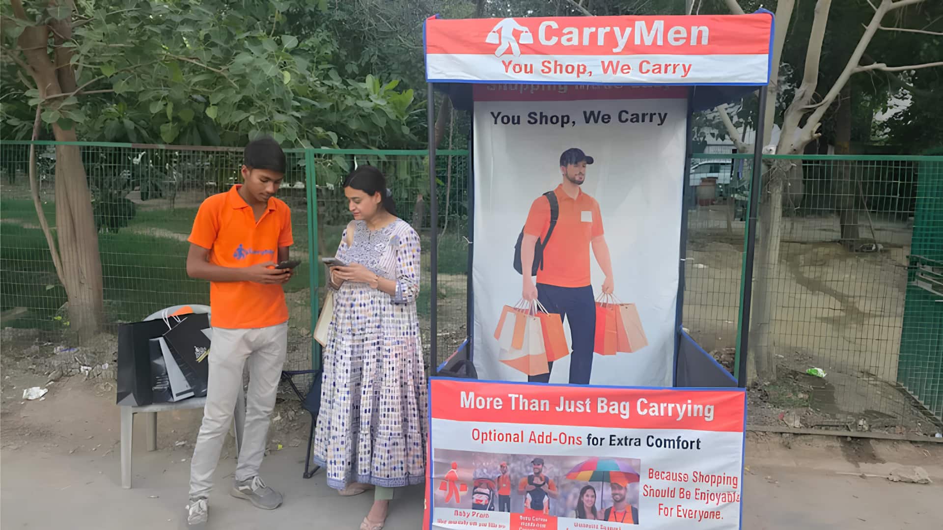 ஷாப்பிங் பைகளைச் சுமக்க மணிக்கு ₹149! டெல்லியில் அறிமுகமான வினோத ஸ்டார்ட்அப் - இணையத்தைக் கலக்கும் மீம்ஸ்கள்