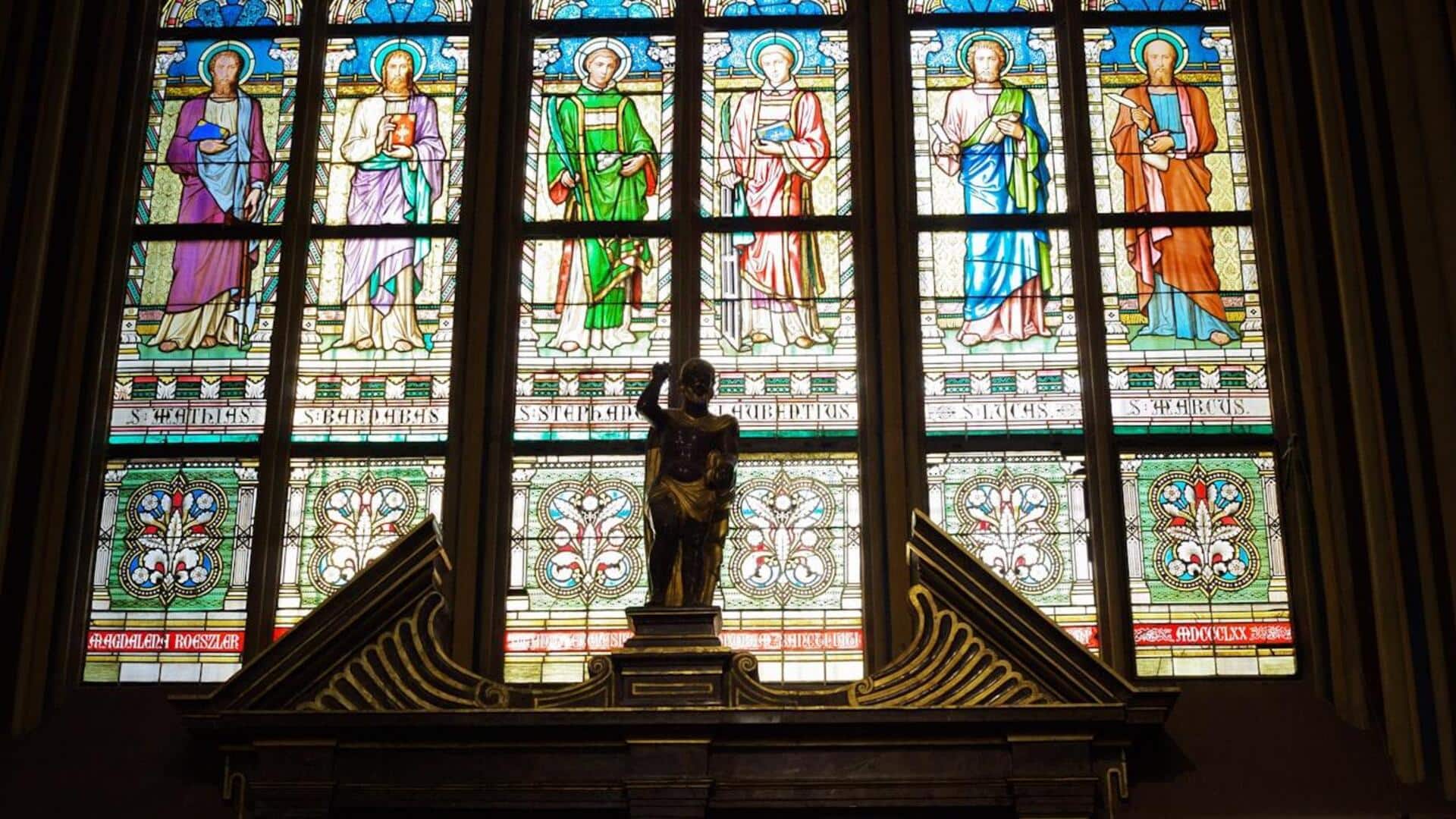 செக் குடியரசில் கண்ணாடி கலைப் பயணங்கள்: நீங்கள் தெரிந்துகொள்ள வேண்டிய 5 அற்புதமான இடங்கள்