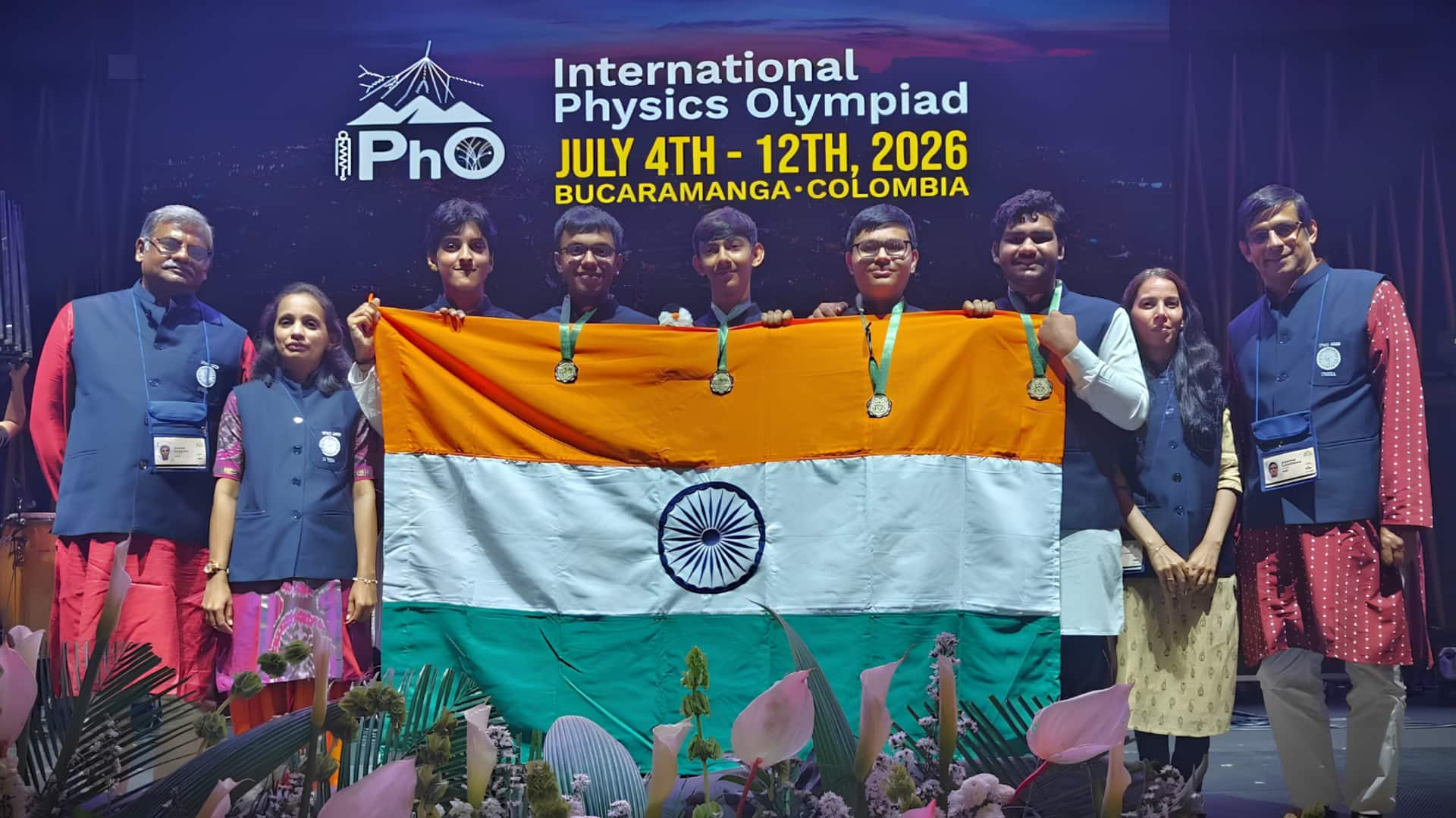 சர்வதேச இயற்பியல் ஒலிம்பியாட் 2026: 5 தங்கம் வென்று உலகளவில் முதலிடம் பிடித்து இந்தியா சாதனை