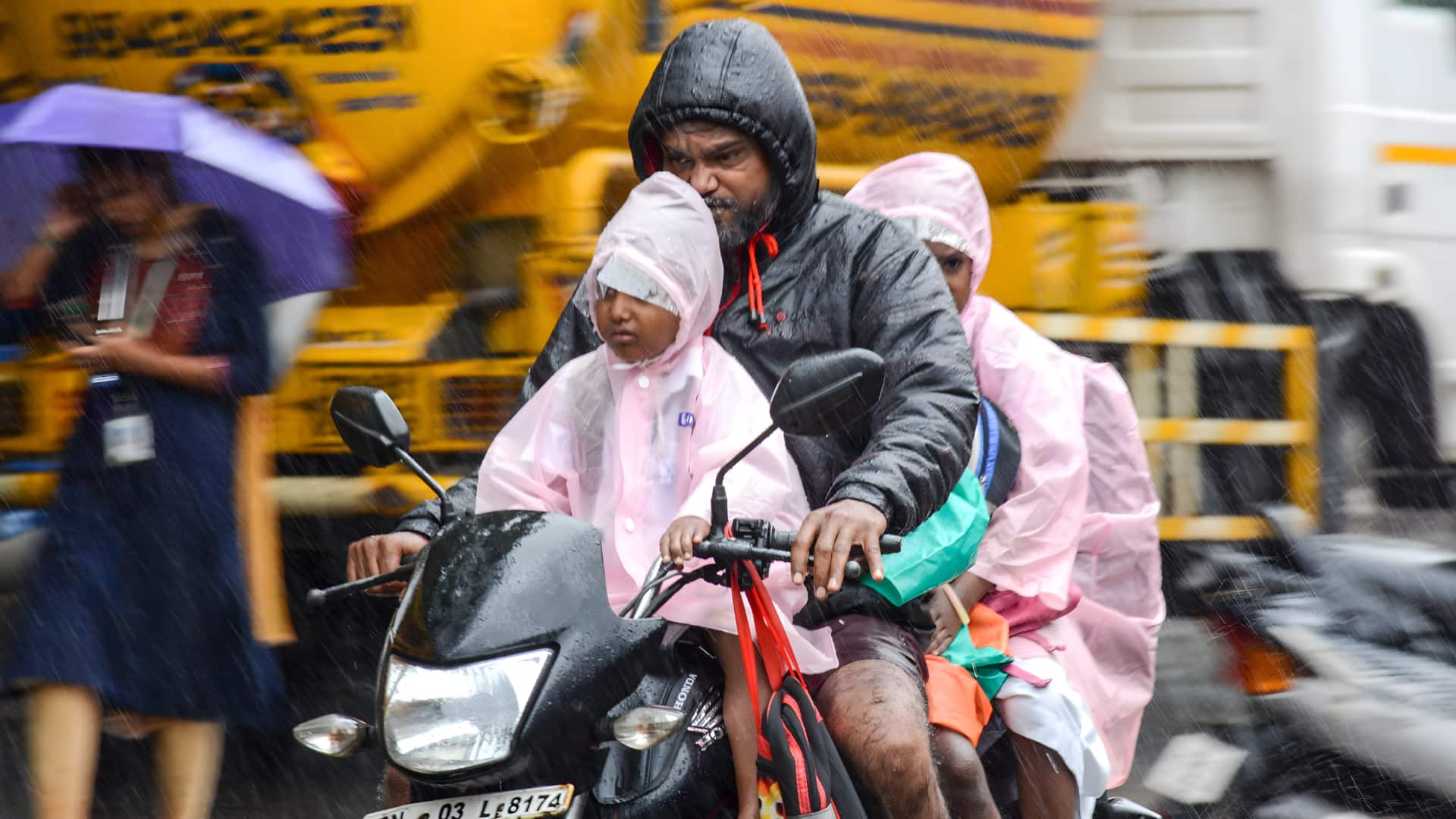 ரெடியாகுங்க மக்களே! தமிழகத்தில் தீவிரமடைய போகிறது மழை; முழு விபரம்
