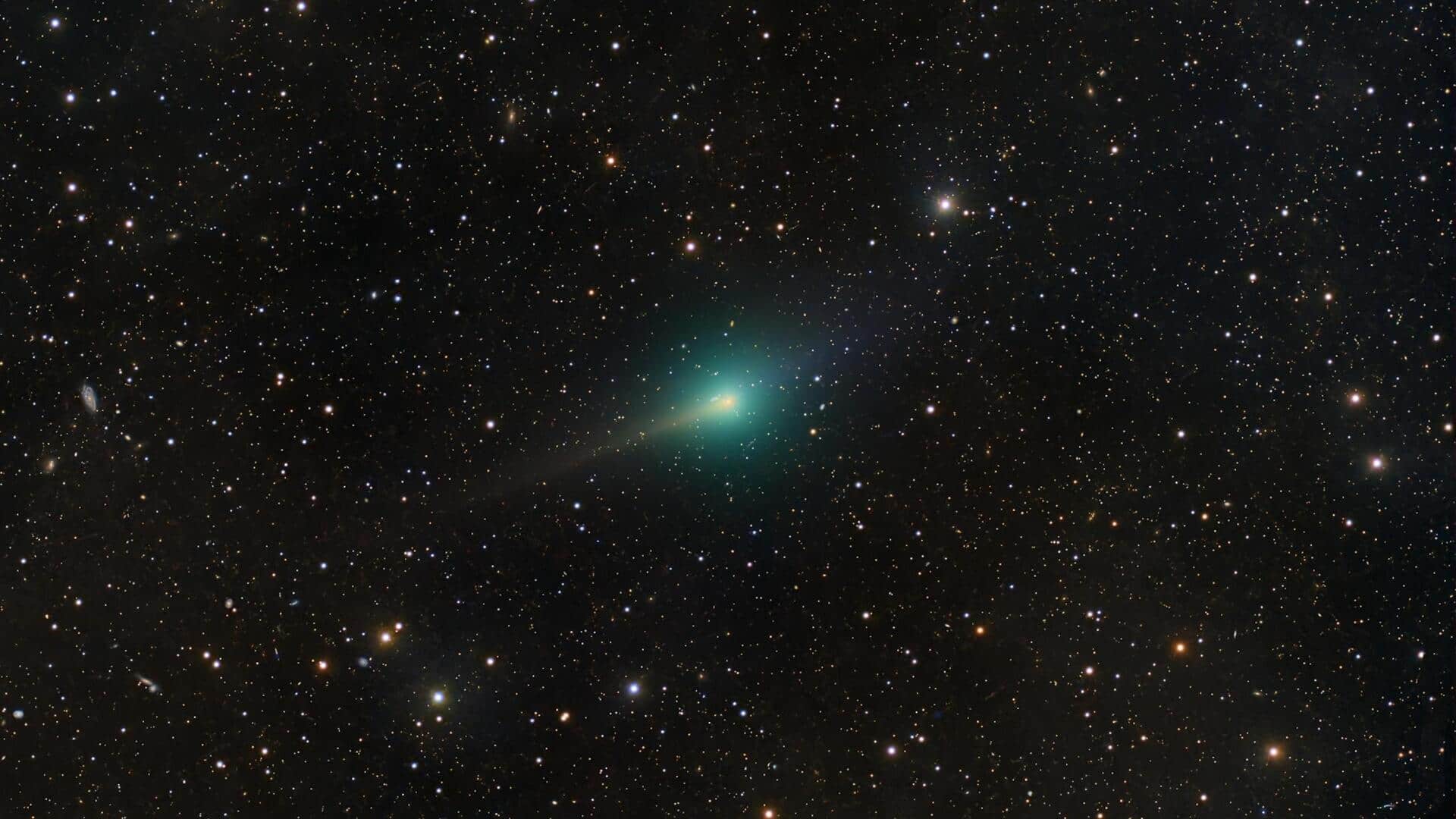 இன்டெர்ஸ்டெல்லர் வால் நட்சத்திரம் இன்றிரவு பூமியைக் கடந்து செல்கிறது; எப்படிப் பார்ப்பது?