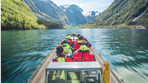 நார்வேயின் ஃபியோர்டுஸ் செல்கிறீர்களா? உங்கள் பயணம் தித்திப்பாக அமைய கவனிக்க வேண்டிய 5 விஷயங்கள்!
